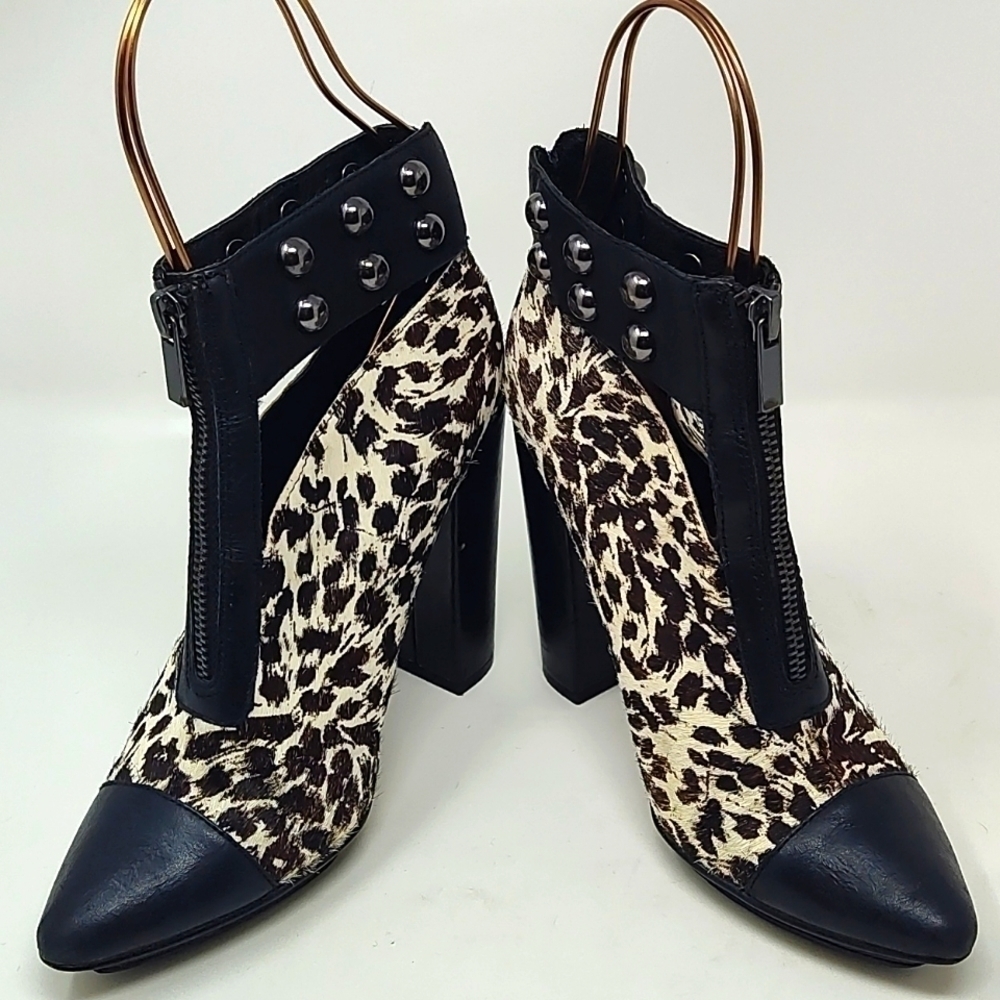 Fabulous Animal Print Platforms Size 5.5